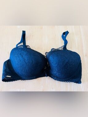 Chantelle black  Lace Underwire Bra 36D